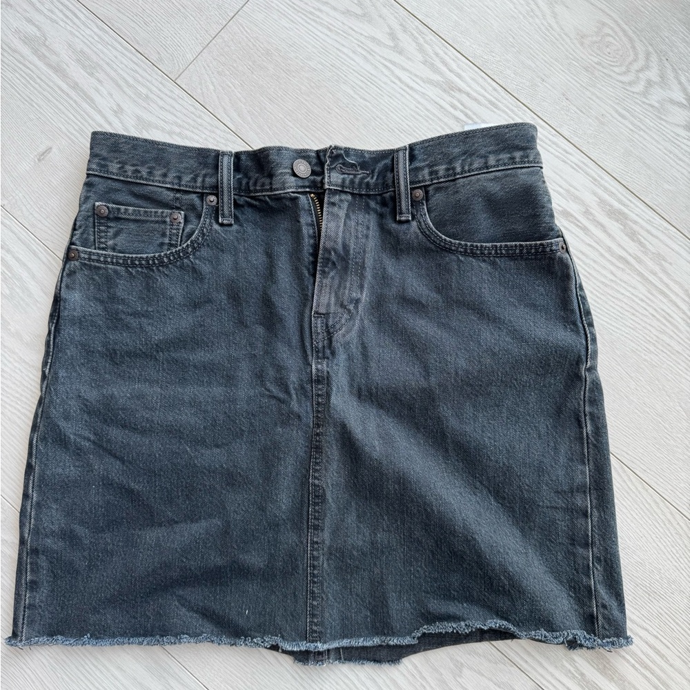 Classic Levis Black Denim Skirt